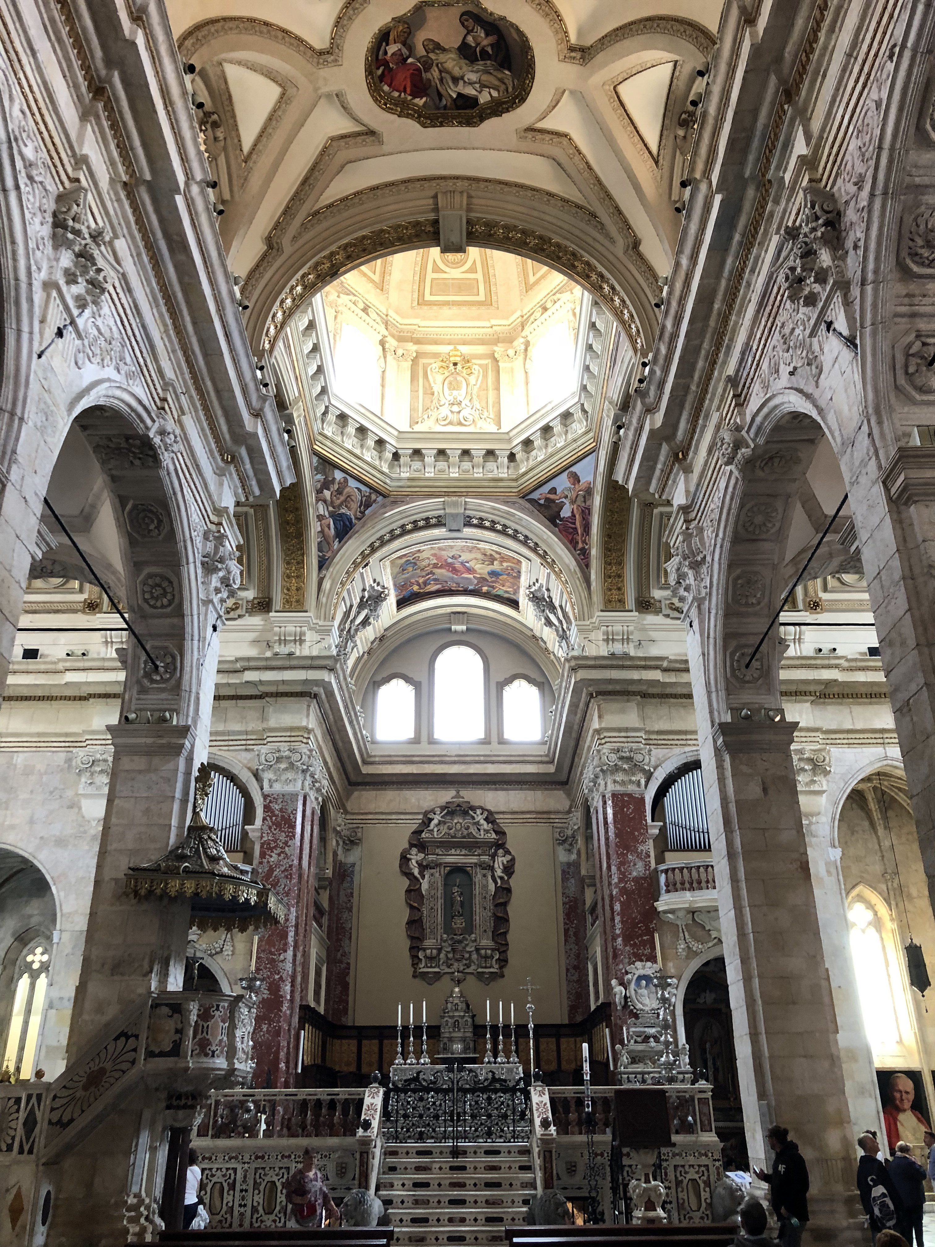 Interior del Duomo de Cagliari