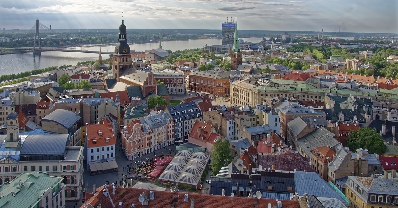 Preciosa vista de Riga Letonia
