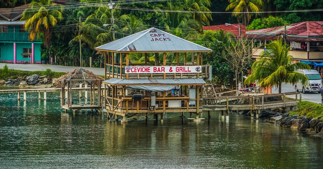 Bar símbolico en Roatan en Caribe